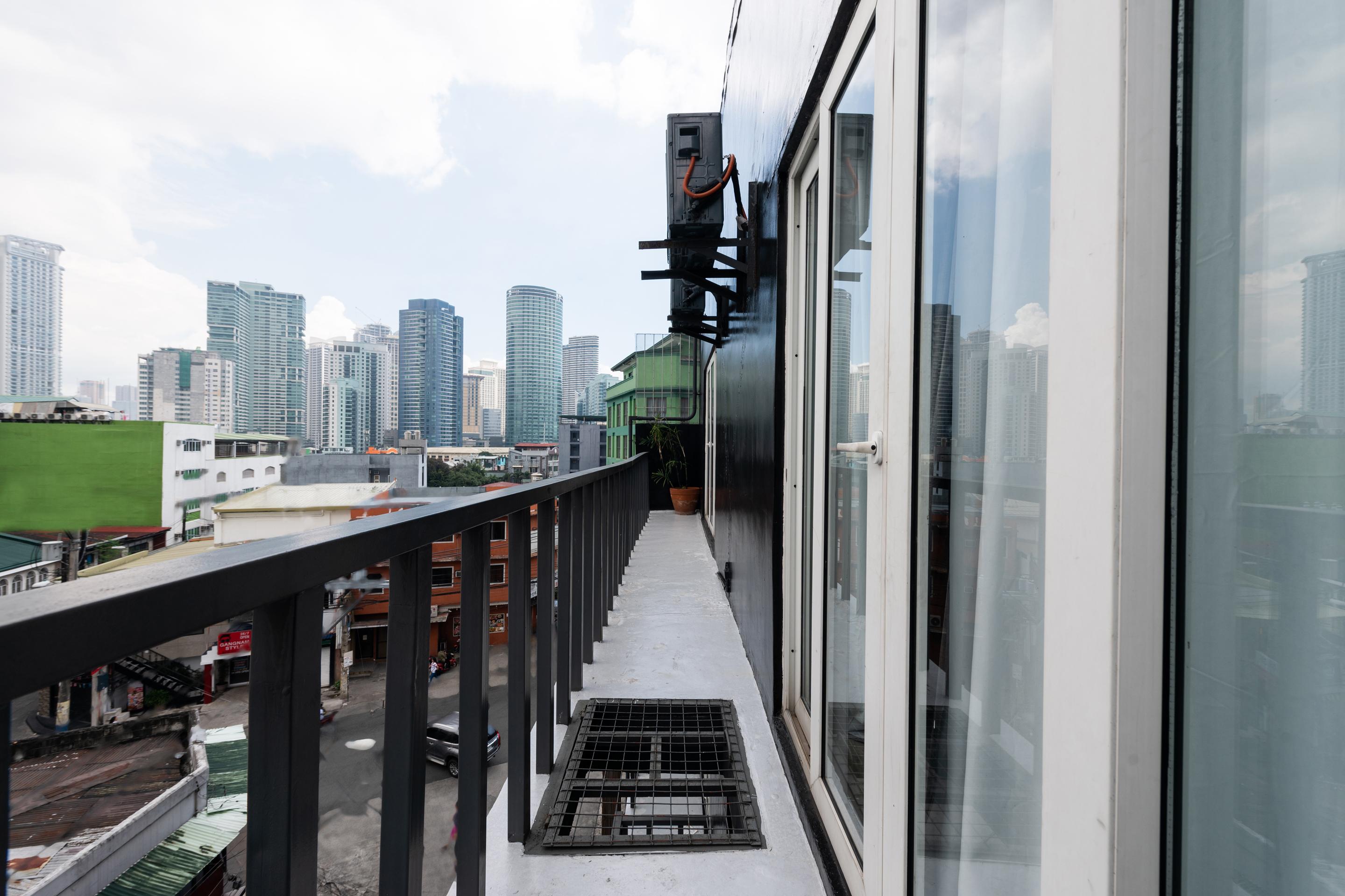 Element Boutique 3* Makati City
