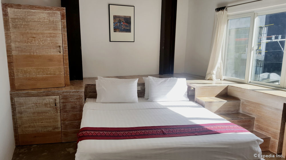 Hotel Element Boutique Makati City